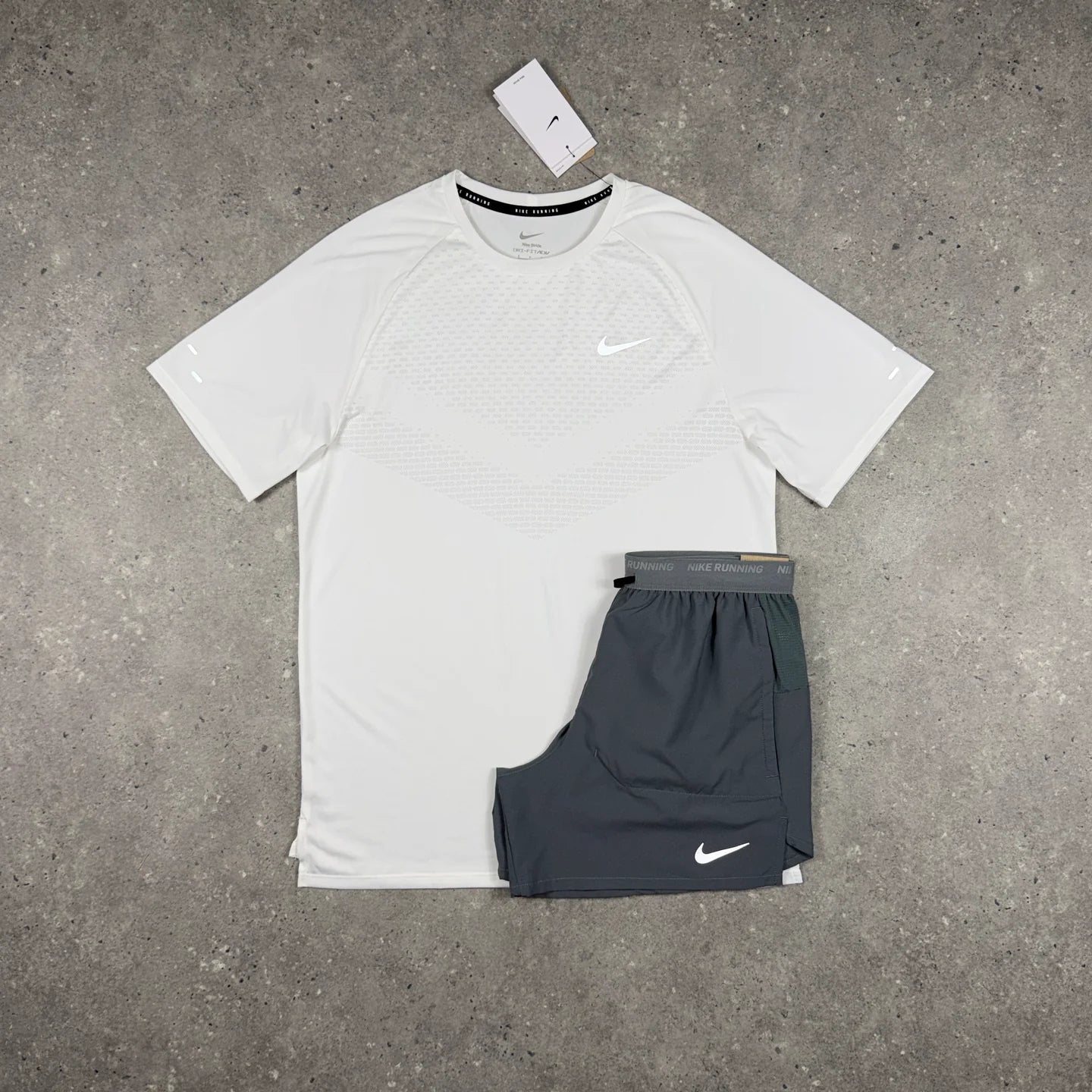 NIKE STRIDE T-SHIRT SHORTS SET WHITE/GREY