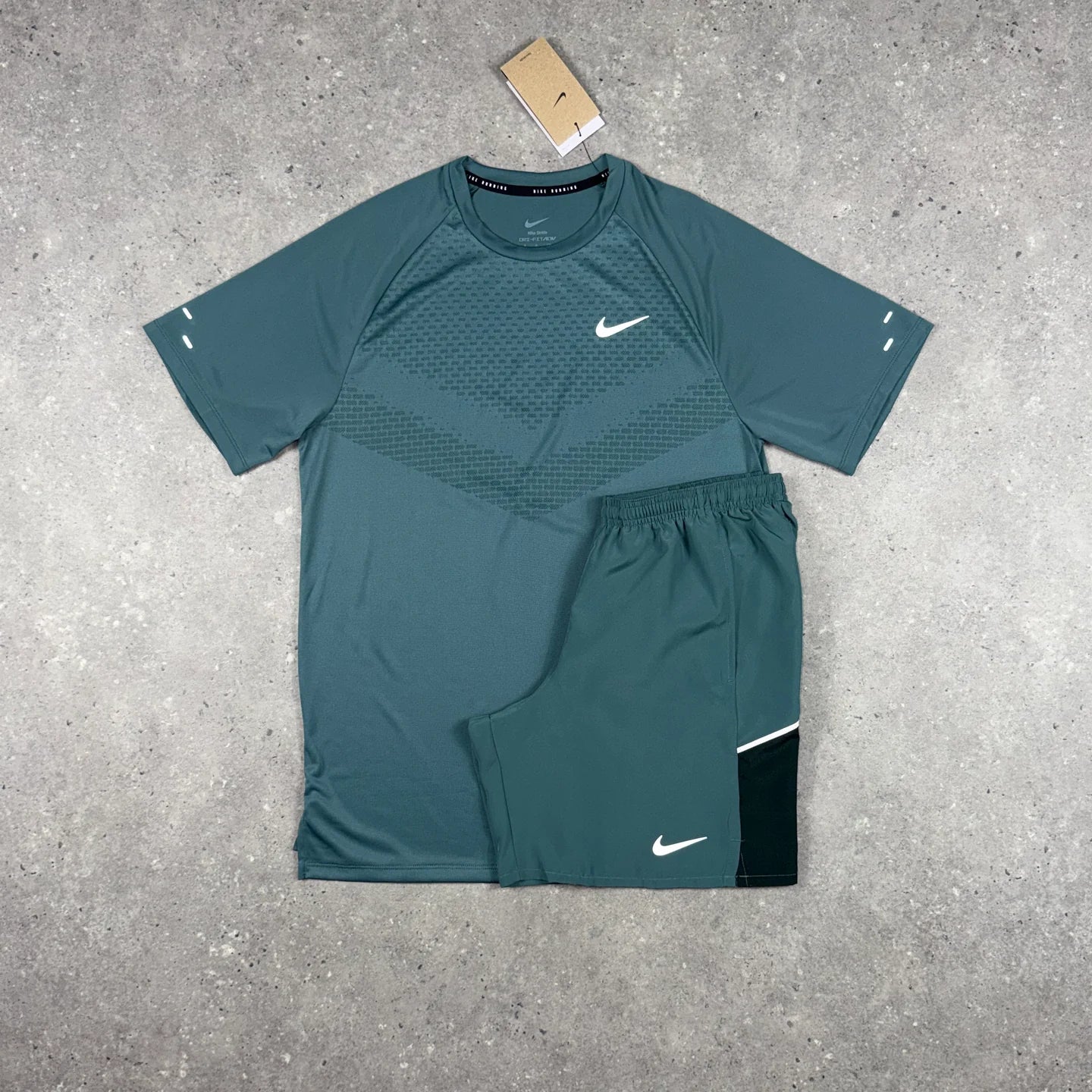 NIKE STRIDE T-SHIRT SHORTS SET MINERAL SLATE